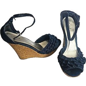 Qupid denim peep toe wedge heel espadrille sandals size 10